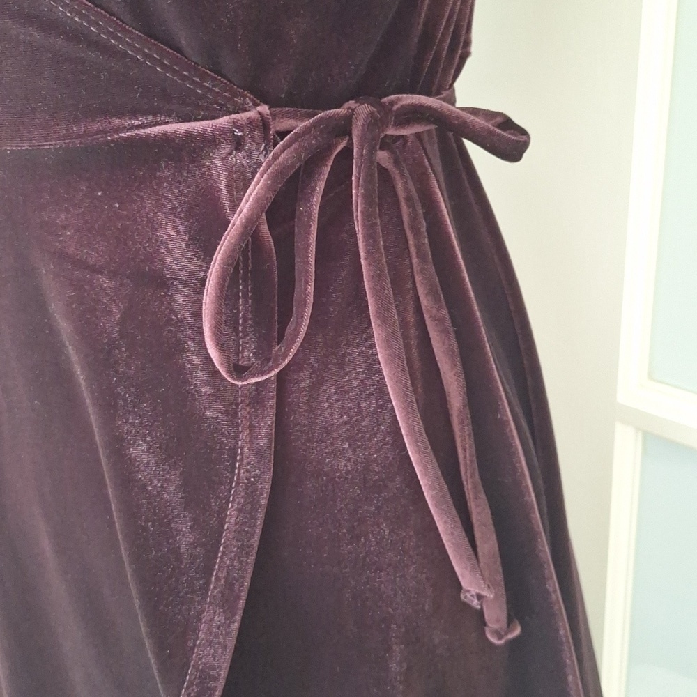 One Clothing Los Angeles Plum Velvet Wrap Dress - Picture 9 of 16